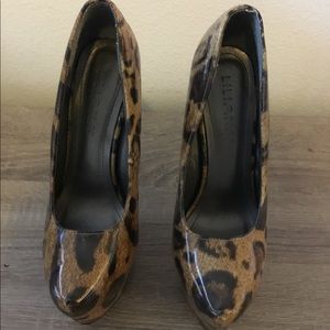 Leopard print pumps